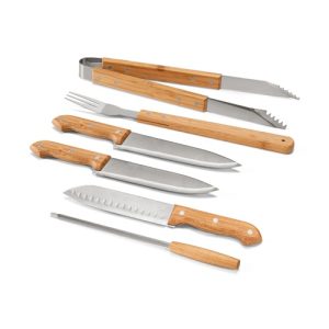 KABSA. Garnitura za roštilj isporučuje se u kutiji od bambusa